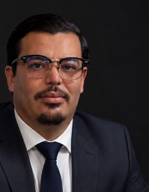 Retrato profesional del Lic. Omar Isaí Paco Peña